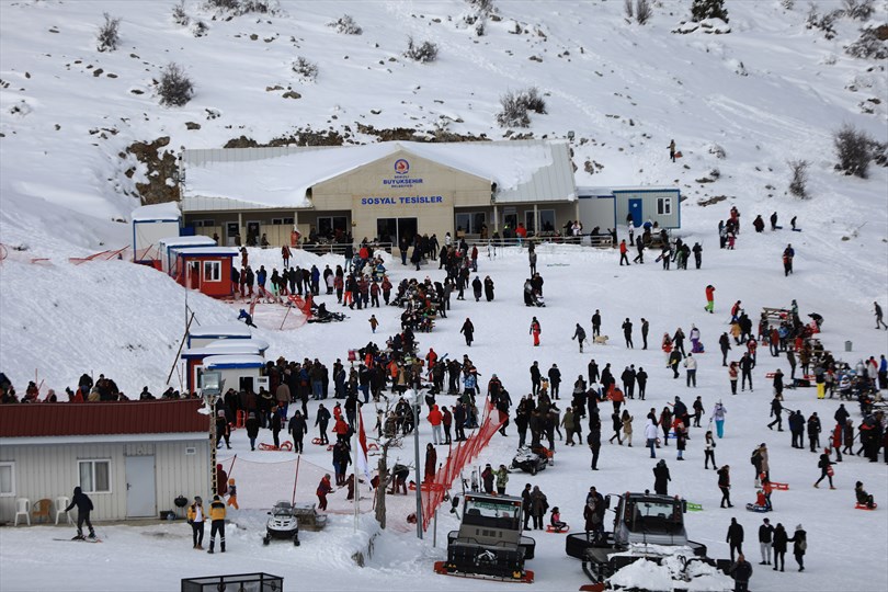 Denizli Kayak Merkezi’ne yoğun ilgi